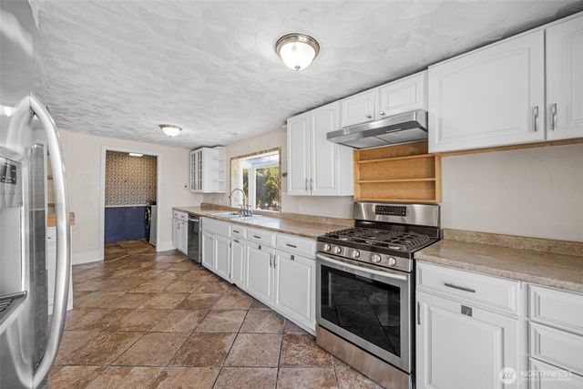 9615 56th Avenue S, Seattle, WA 98118