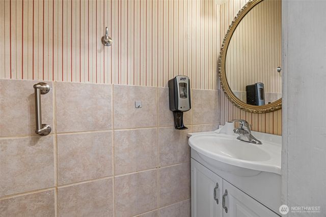 9615 56th Avenue S, Seattle, WA 98118