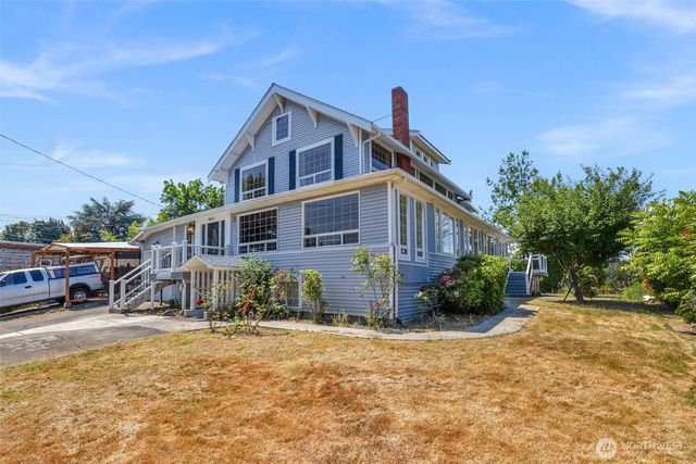 9615 56th Avenue S, Seattle, WA 98118