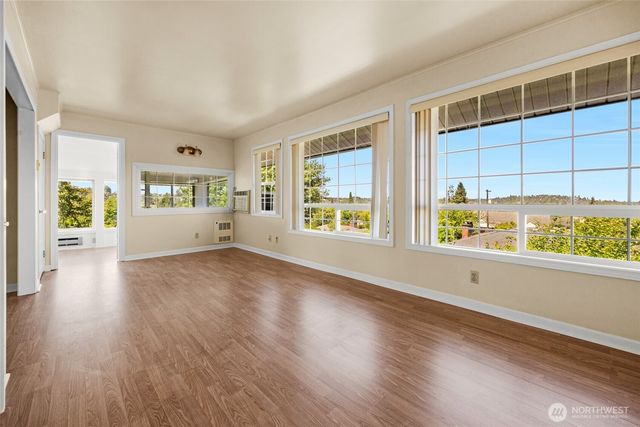 9615 56th Avenue S, Seattle, WA 98118