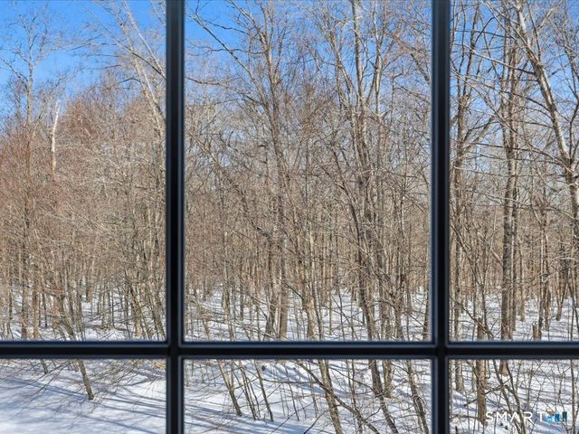 24 Fairway Drive 9, Ledyard, CT 06339