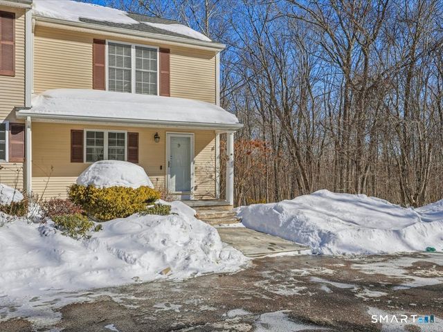 24 Fairway Drive 9, Ledyard, CT 06339