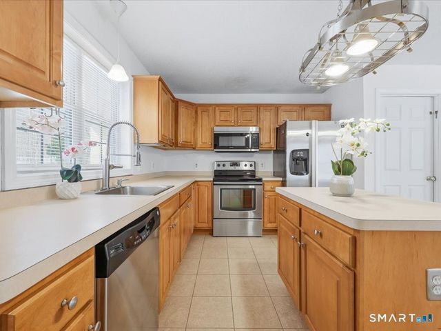 24 Fairway Drive 9, Ledyard, CT 06339