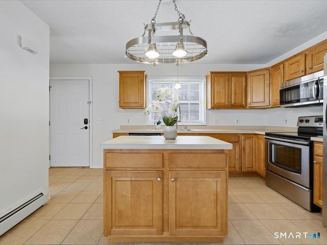 24 Fairway Drive 9, Ledyard, CT 06339