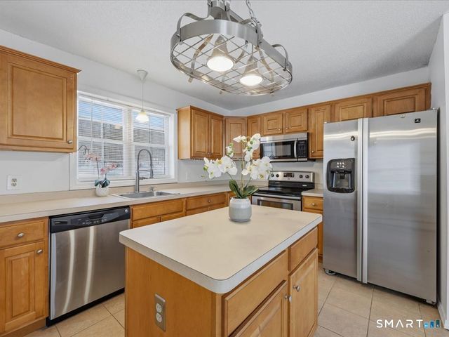 24 Fairway Drive 9, Ledyard, CT 06339