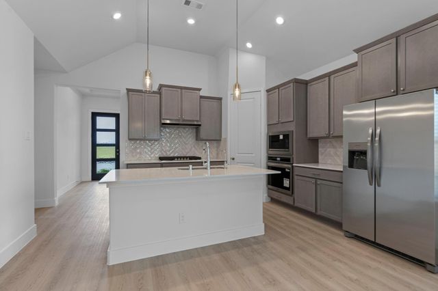 124 Coastal Prairie Drive, Waller, TX 77484