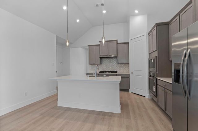 124 Coastal Prairie Drive, Waller, TX 77484