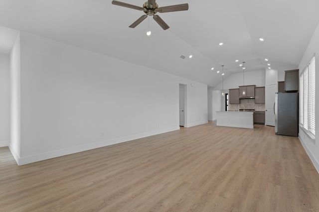 124 Coastal Prairie Drive, Waller, TX 77484