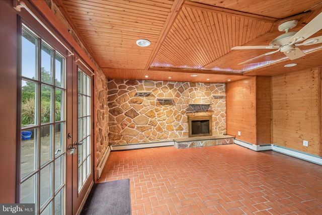 718 AGNES AVE, Morton, PA 19070