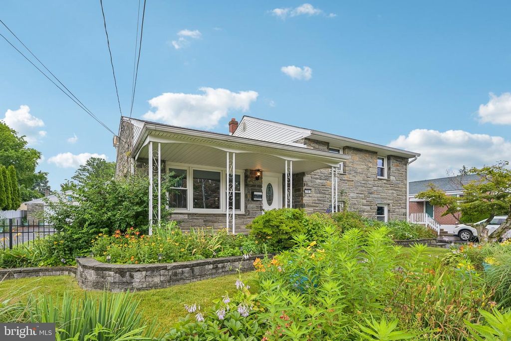 718 AGNES AVE, Morton, PA 19070