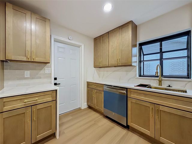 2105 SHAFFER PLACE, Orlando, FL 32806