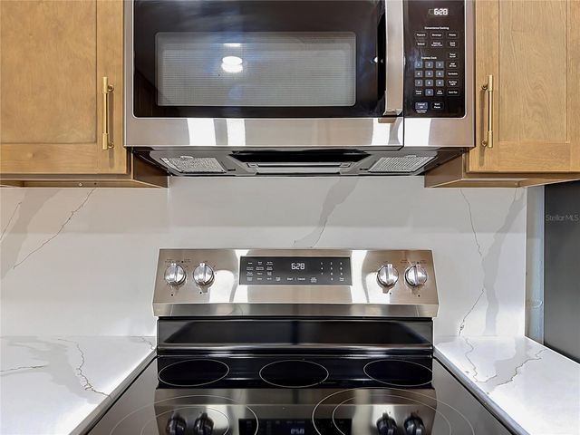 2105 SHAFFER PLACE, Orlando, FL 32806