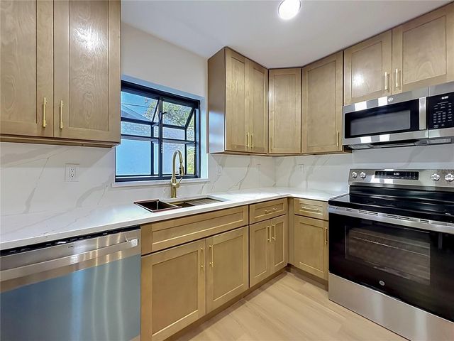2105 SHAFFER PLACE, Orlando, FL 32806