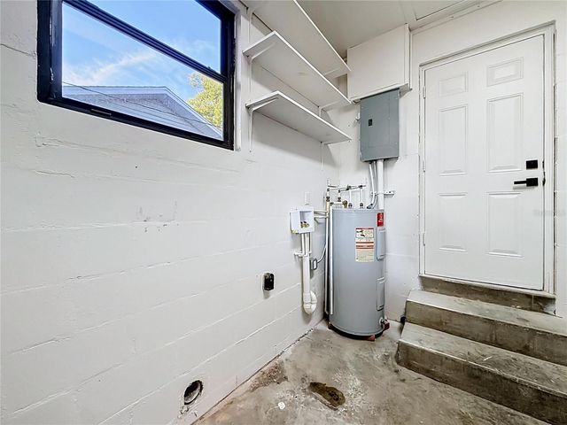 2105 SHAFFER PLACE, Orlando, FL 32806