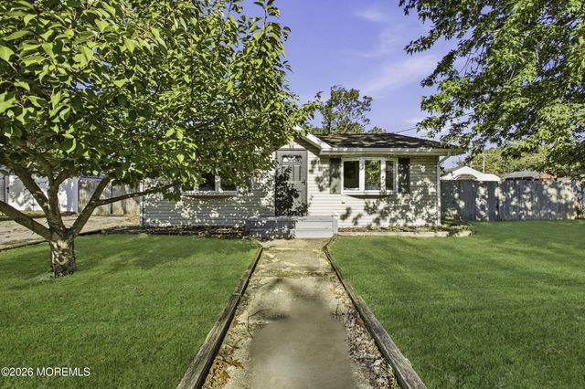 308 Tiller Avenue, Beachwood, NJ 08722