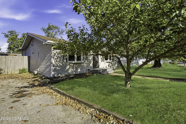 308 Tiller Avenue, Beachwood, NJ 08722