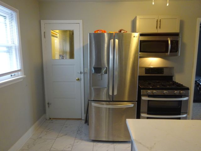 3134 N Long Avenue, Chicago, IL 60641