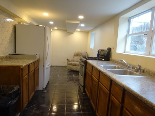 3134 N Long Avenue, Chicago, IL 60641