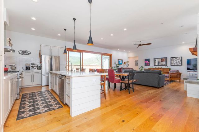 159 Stone Ridge Ct, Murphys, CA 95247
