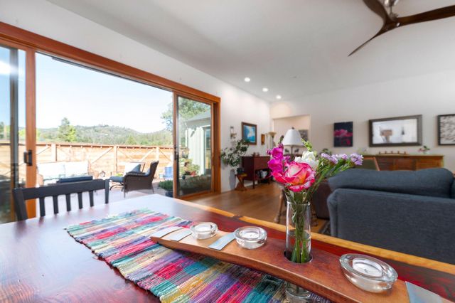 159 Stone Ridge Ct, Murphys, CA 95247