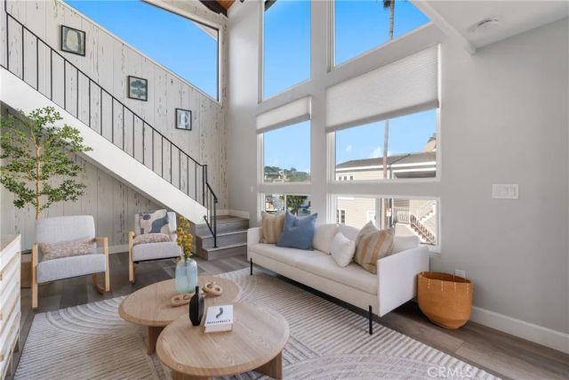 1011 N Bay Front, Newport Beach, CA 92662