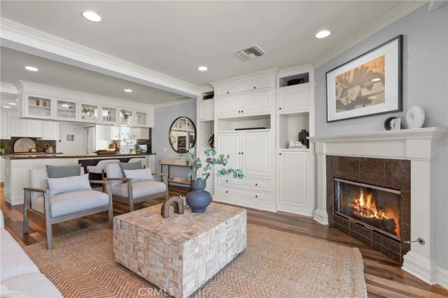 1011 N Bay Front, Newport Beach, CA 92662