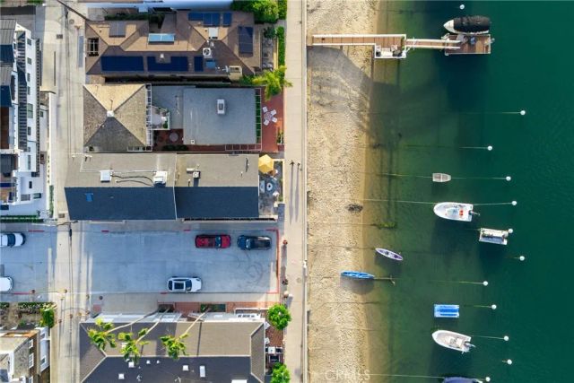 1011 N Bay Front, Newport Beach, CA 92662
