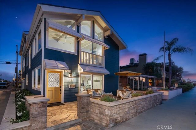 1011 N Bay Front, Newport Beach, CA 92662