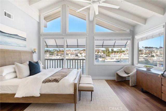 1011 N Bay Front, Newport Beach, CA 92662
