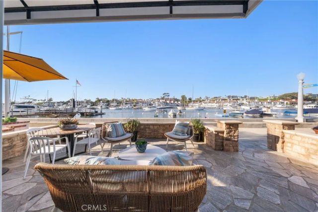 1011 N Bay Front, Newport Beach, CA 92662