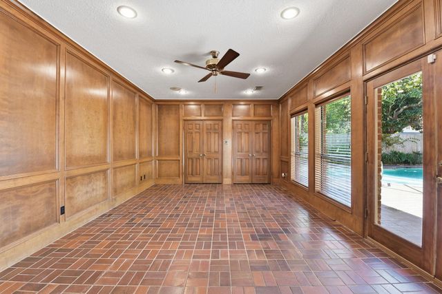 16003 Kempton Park Drive, Spring, TX 77379