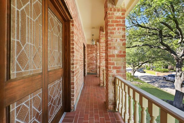 16003 Kempton Park Drive, Spring, TX 77379