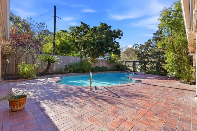 16003 Kempton Park Drive, Spring, TX 77379