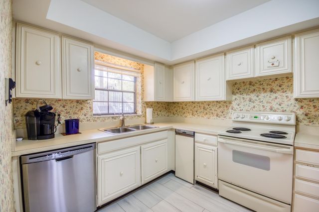 18460 SE Wood Haven Lane D, Jupiter, FL 33469