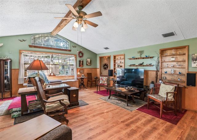 1295 N US 301, Sumterville, FL 33585
