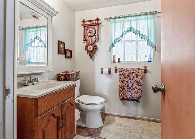 1295 N US 301, Sumterville, FL 33585