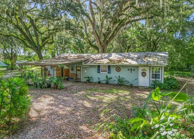 1295 N US 301, Sumterville, FL 33585