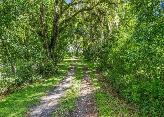 1295 N US 301, Sumterville, FL 33585