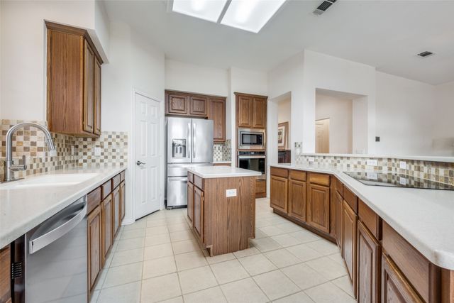 2213 Dove Meadow Drive, Flower Mound, TX 75028