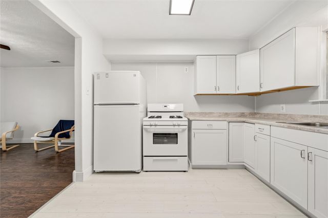 1115 Sycamore ST, San Marcos, TX 78666