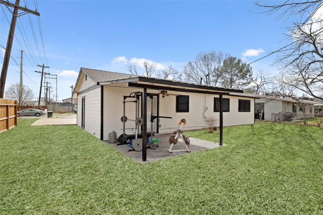 1115 Sycamore ST, San Marcos, TX 78666