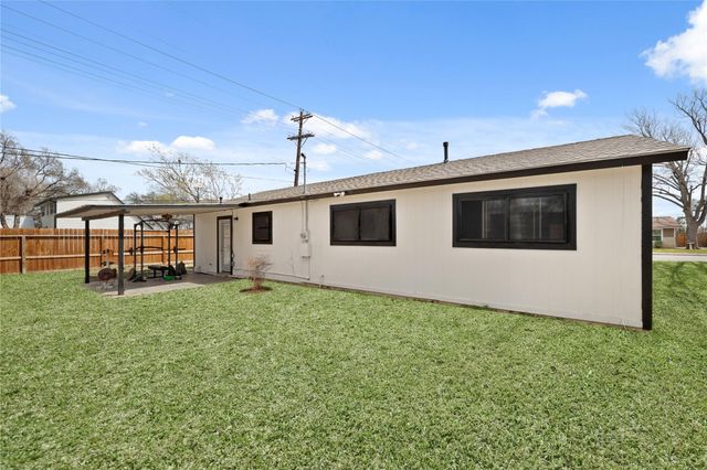 1115 Sycamore ST, San Marcos, TX 78666