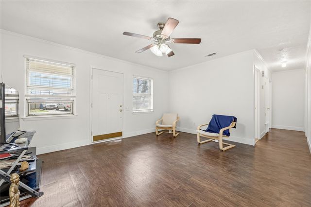 1115 Sycamore ST, San Marcos, TX 78666