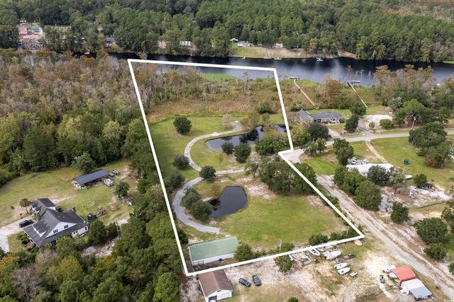 688 Cherokee Dr., Georgetown, SC 29440