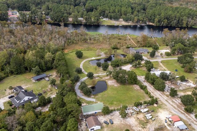 688 Cherokee Dr., Georgetown, SC 29440