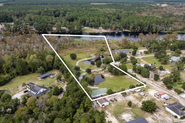 688 Cherokee Dr., Georgetown, SC 29440