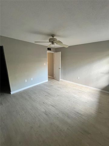 1805 E LENNOX ROAD E 1805, Palm Harbor, FL 34683