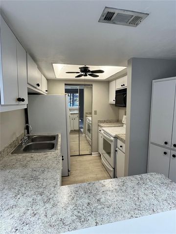 1805 E LENNOX ROAD E 1805, Palm Harbor, FL 34683