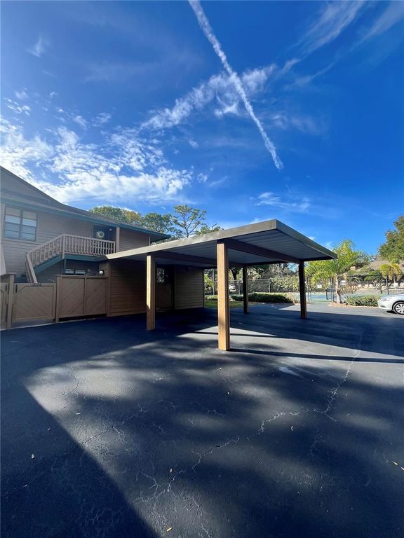 1805 E LENNOX ROAD E 1805, Palm Harbor, FL 34683