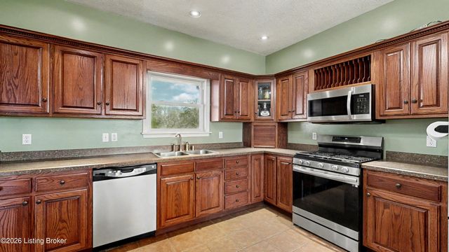 3334 Mt Washington Rd, Taylorsville, KY 40071